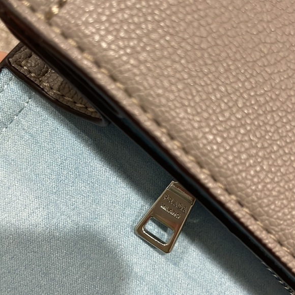 Prada crossbody - Picture 4 of 6